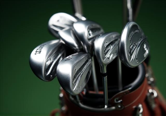 Set di mazze da golf professionali nel pro shop di Canopy Links